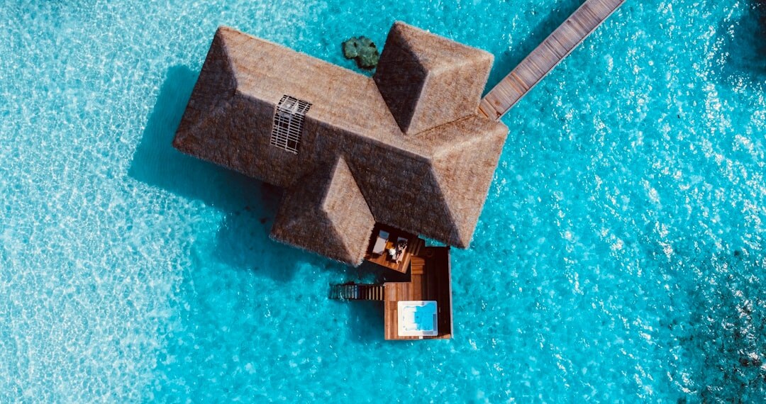 overwater bungalow in maldives