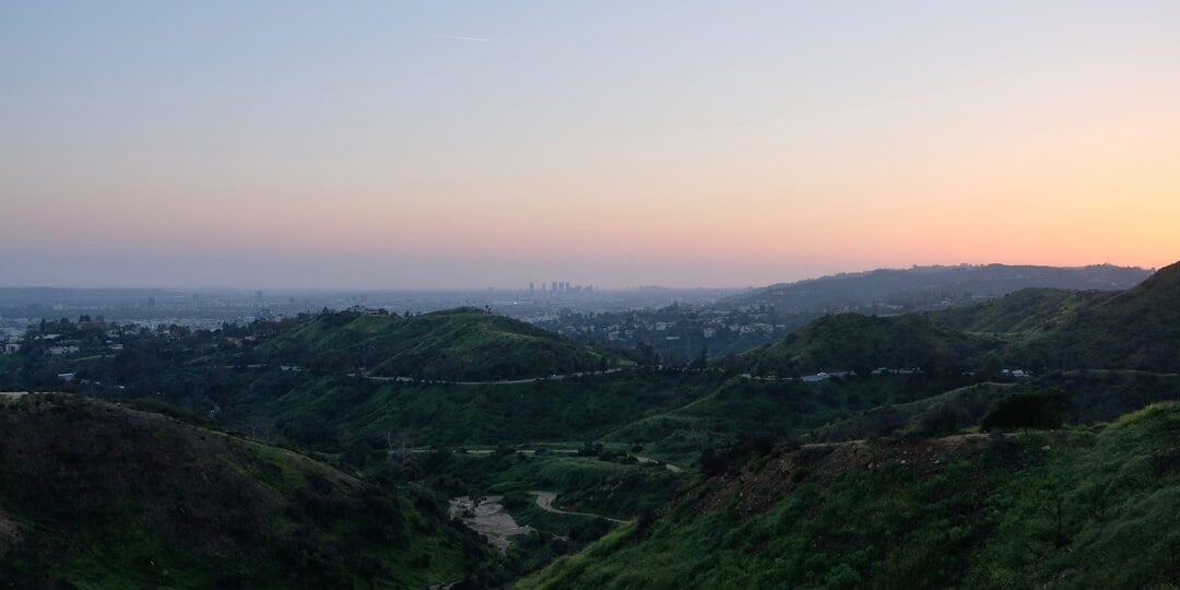 hiking trail in hollywood hills